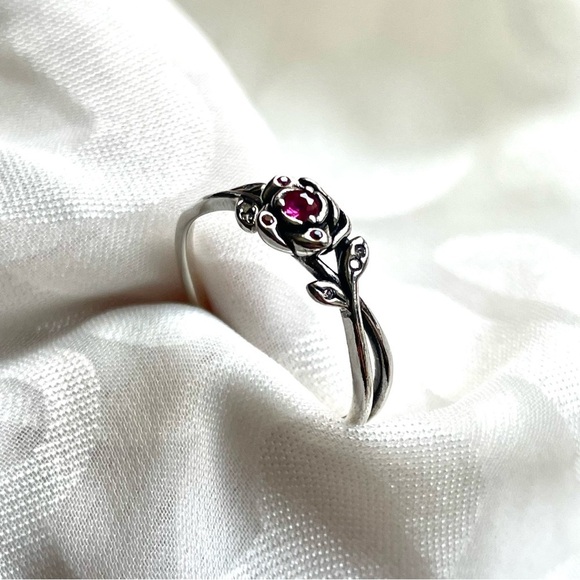 🌹 NWOT Beauty and the Beast Rose Ring - Princess Belle✨ - Picture 2 of 13